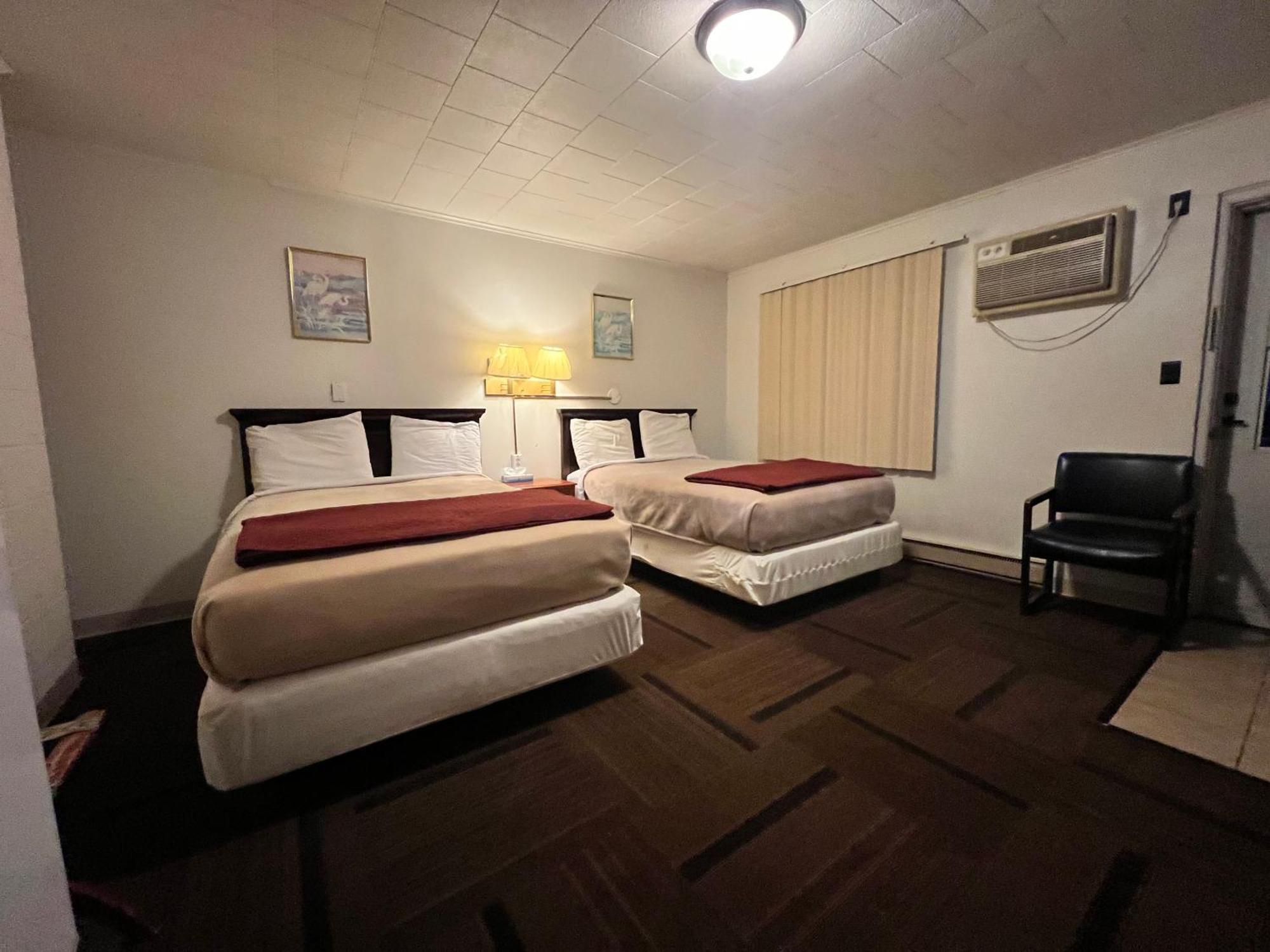 Oyo Hotel Prairie Winds Carthage Keokuk Hwy 136 外观 照片