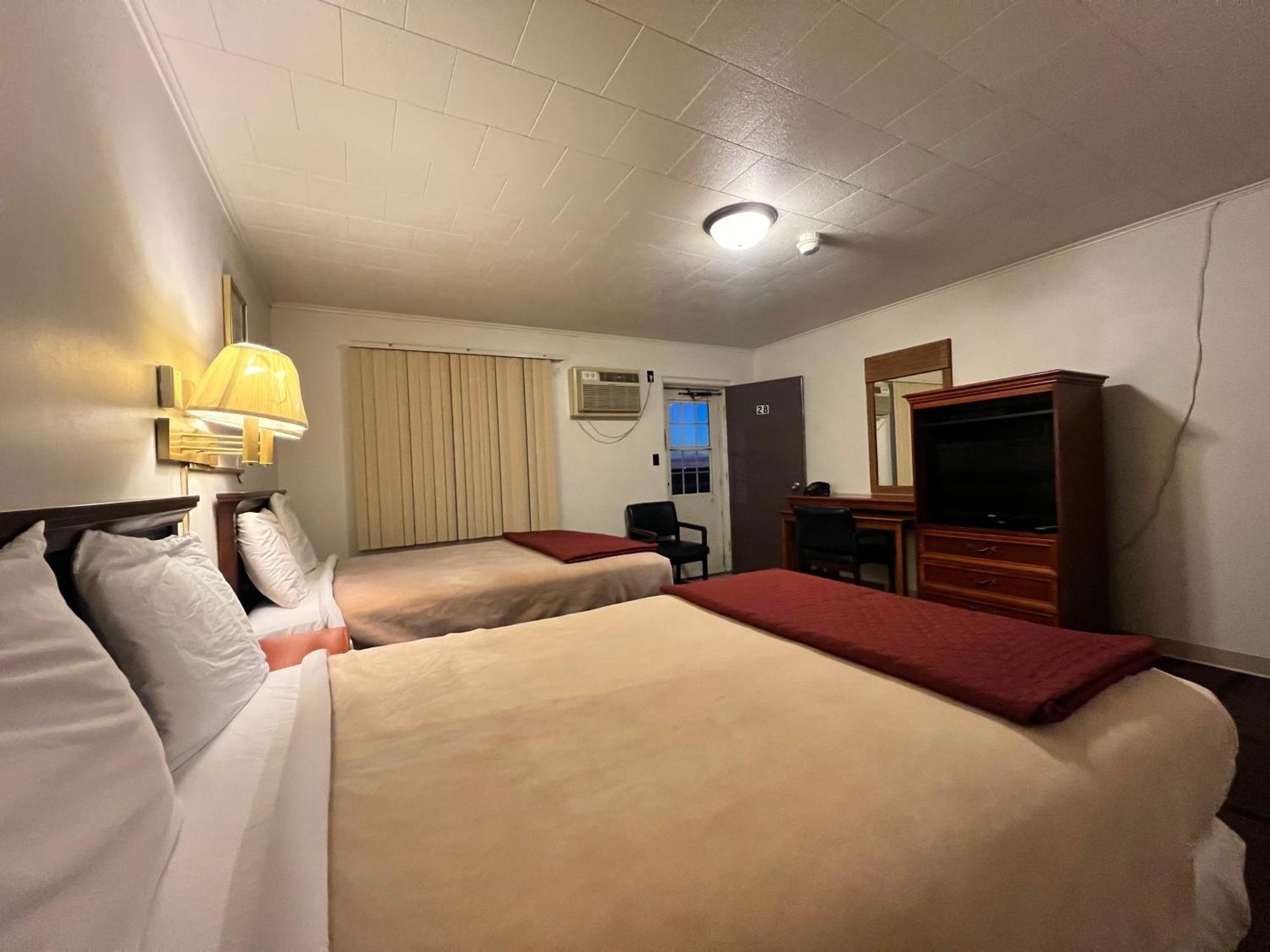 Oyo Hotel Prairie Winds Carthage Keokuk Hwy 136 外观 照片