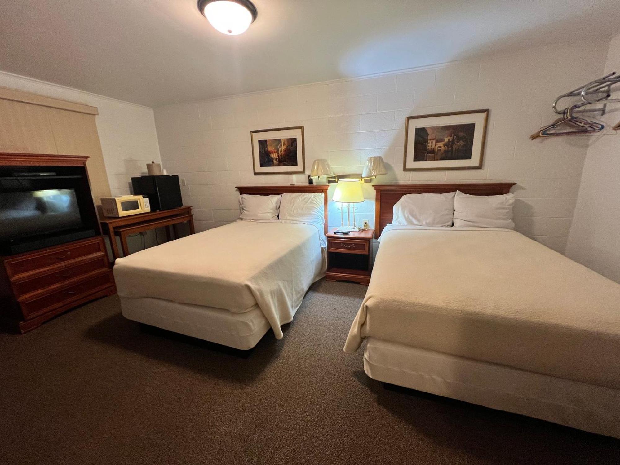 Oyo Hotel Prairie Winds Carthage Keokuk Hwy 136 外观 照片