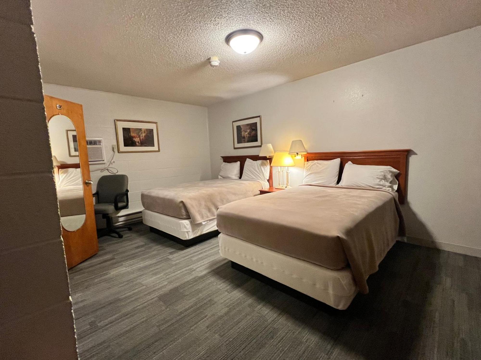Oyo Hotel Prairie Winds Carthage Keokuk Hwy 136 外观 照片