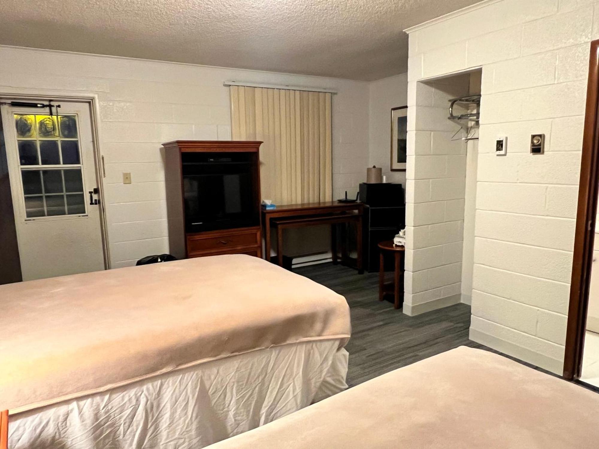 Oyo Hotel Prairie Winds Carthage Keokuk Hwy 136 外观 照片